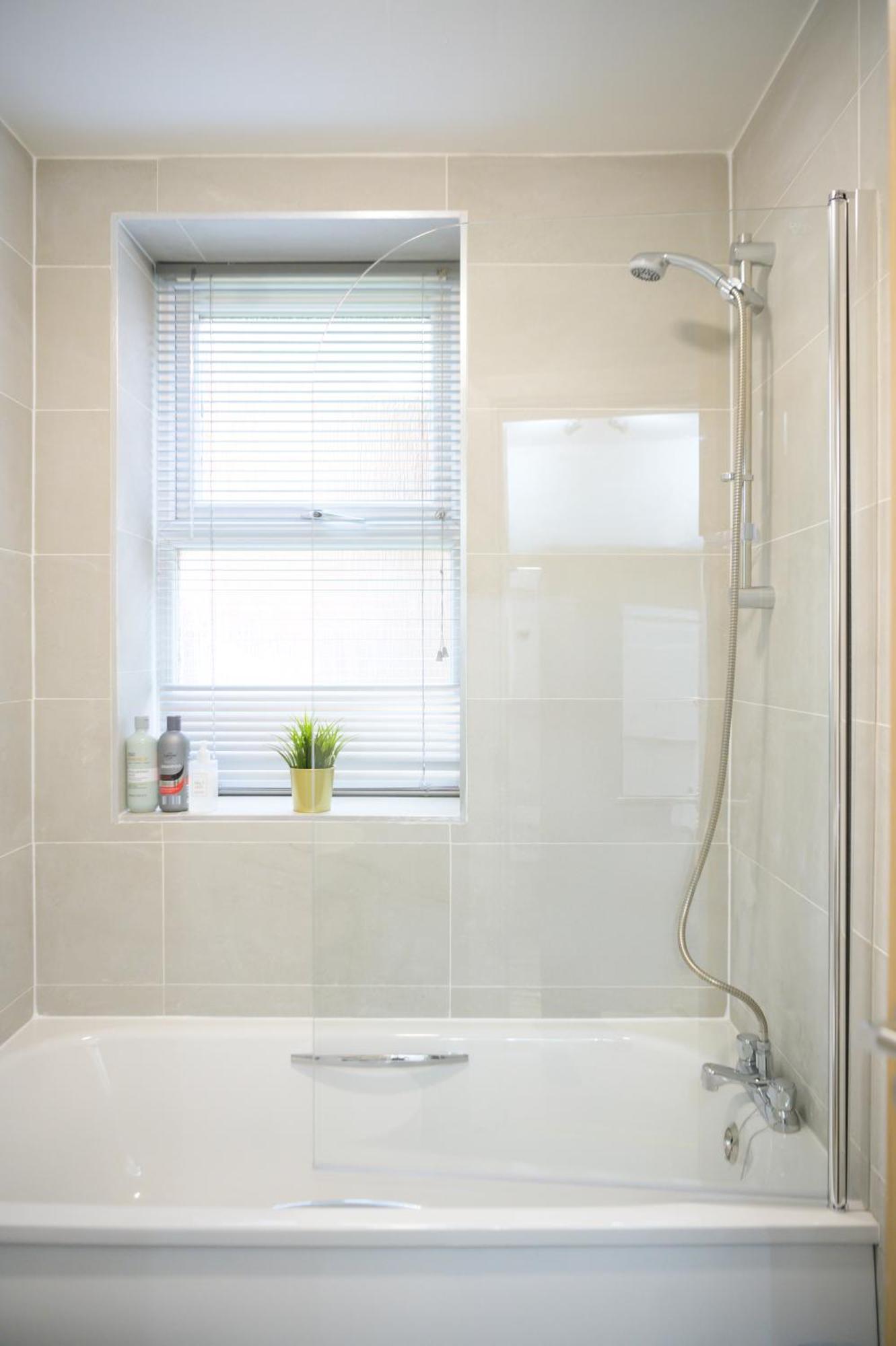 Silver Pines King Bed 2 Bedroom Apartment Manchester Zewnętrze zdjęcie