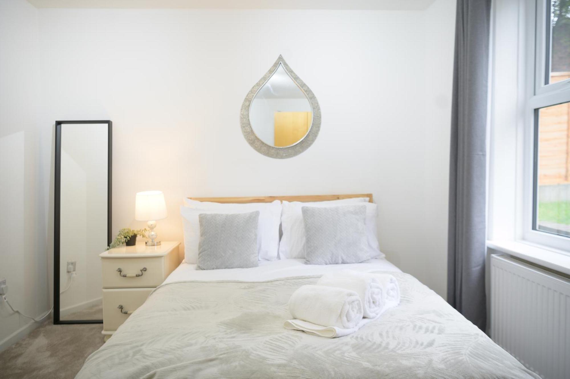 Silver Pines King Bed 2 Bedroom Apartment Manchester Zewnętrze zdjęcie